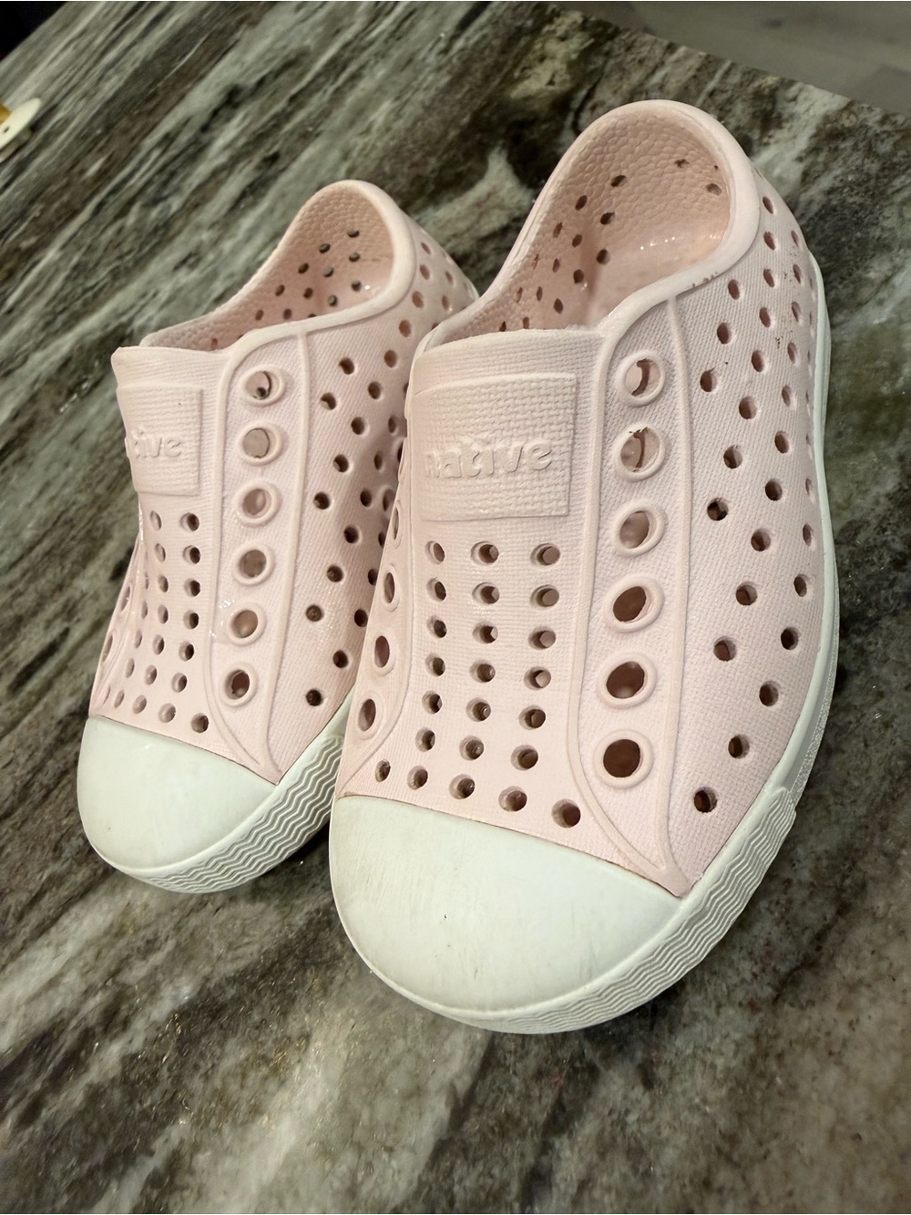 Native Kids Water Shoes Jefferson Slip-On - Light Pink with White Toe